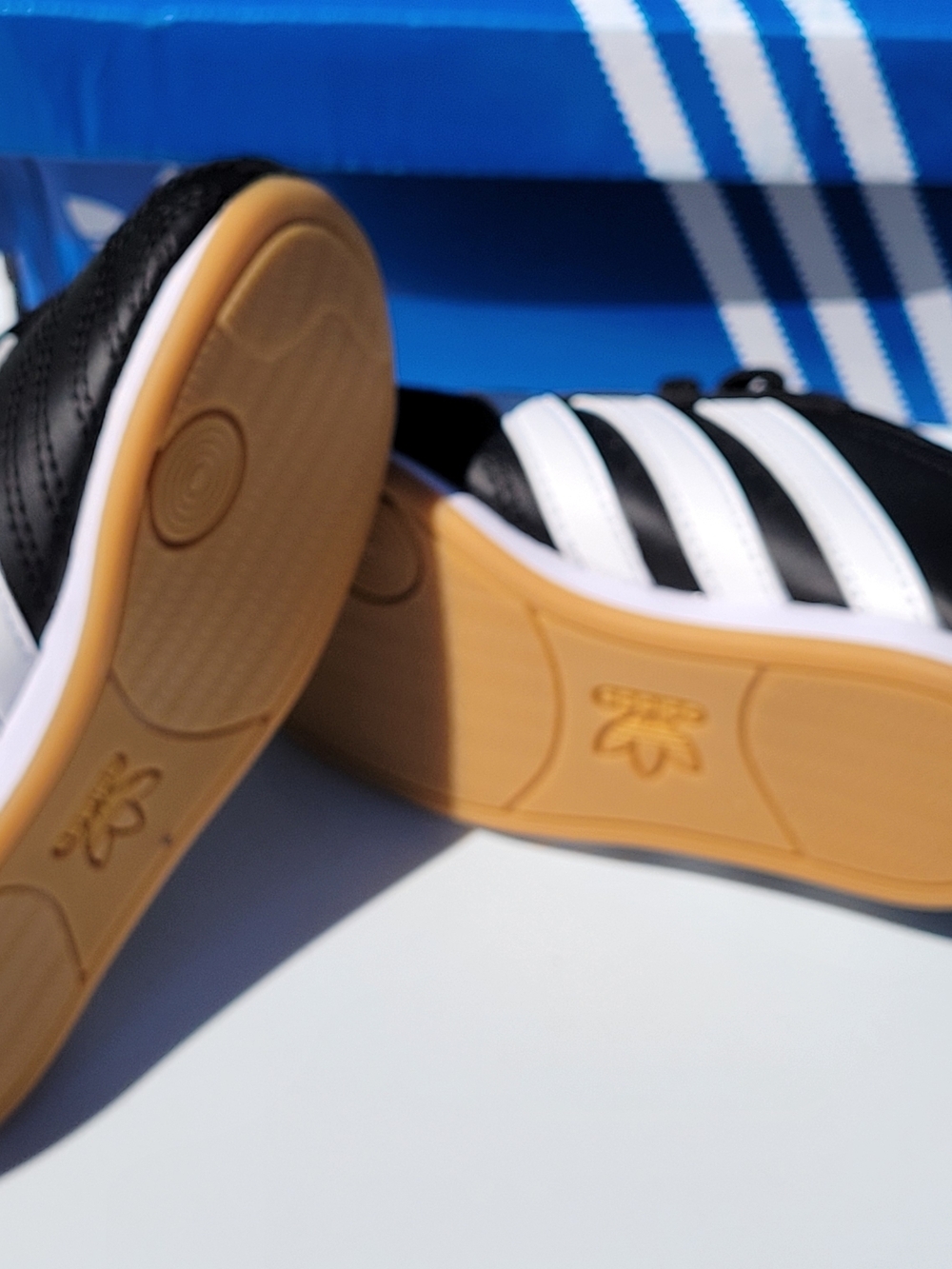 KIDS 8K ADIDAS TAEKWONDO SHOES – BLACK/WHITE – NEW IN BOX - Picture 6 of 8